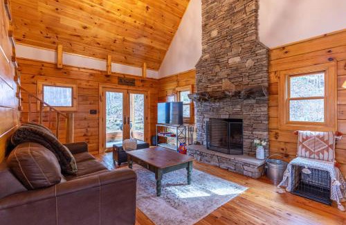 Sugar Grove Casa | Whiskey Creek Cabin