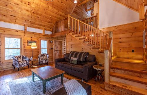 Sugar Grove Casa | Whiskey Creek Cabin