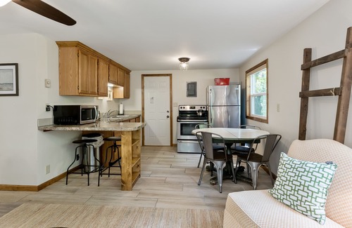 New Era Casa | Whiskey Creek Cottage | 8 Bed, 4 Bath