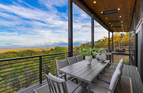 Sevierville Casa | Whiskey Ridge by AvantStay Infinity Pool, Hot Tub, Game Room, Panoramic Views