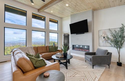 Sevierville Casa | Whiskey Ridge by AvantStay Infinity Pool, Hot Tub, Game Room, Panoramic Views