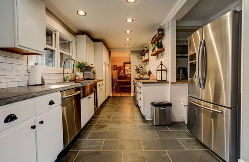 Barnardsville Casa | Whiskey Rock | Private Estate on 50 acres | 2 Ponds and Spectacular Views