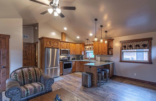 West Yellowstone Cabina | Whiskey Springs Cabin