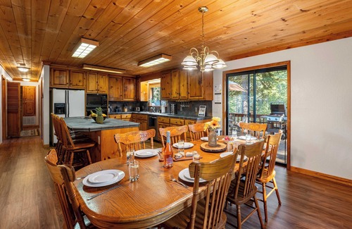 Truckee Cabina | Whiskey Springs by Avantstay Classic Cabin Near Tahoe Donner Ski Area!