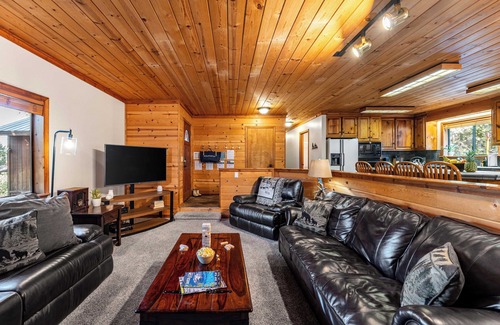 Truckee Cabina | Whiskey Springs by Avantstay Classic Cabin Near Tahoe Donner Ski Area!