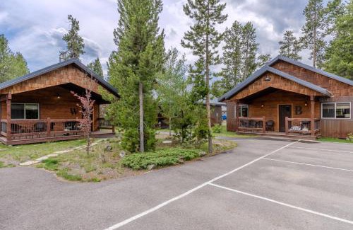 West Yellowstone Casa | Whiskey Springs Cabin
