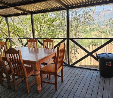 Tzaneen Cabina | Whispering Creek Mountain Lodge