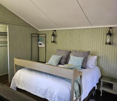 Tzaneen Cabina | Whispering Creek Mountain Lodge