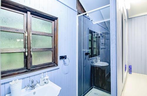 Tzaneen Cabina | Whispering Creek Mountain Lodge