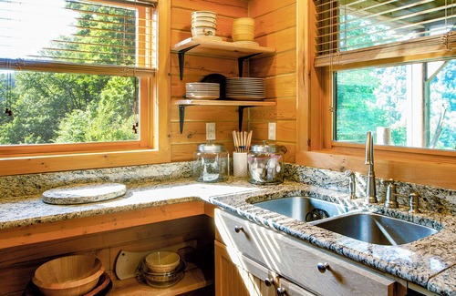 Saluda Cabina | Whispering Falls Cabin - hot tub, views, 15 acres, minutes from Main St.