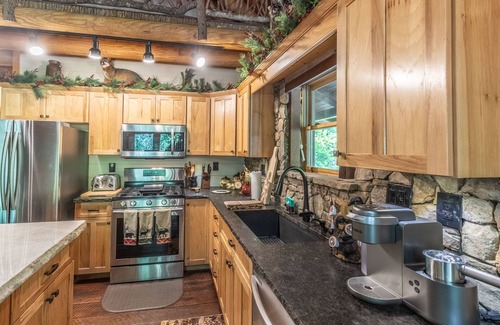 Tuckasegee Cabina | Whispering Forest - Luxury, Custom Mountain Cabin with a Private Waterfall and a Hot Tub!