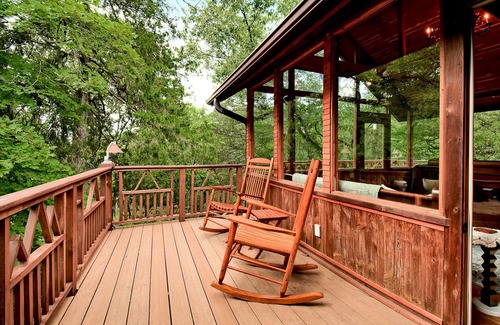 Eureka Springs Casa | Whispering Hollow in Eureka Springs