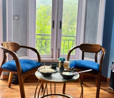 Kandaghat Casa | Whispering