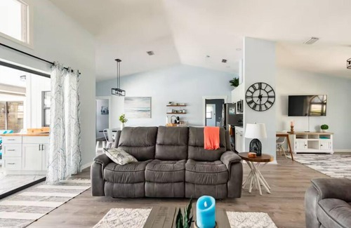 Pebble Beach Casa | Whispering Palms - Private heated pool and hot tub