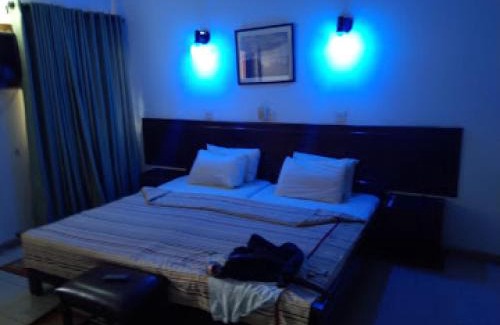 Morogbo Cabina | Whispering Palms Resort
