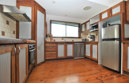 Malua Bay Casa | Whispering Palms - Ocean Views