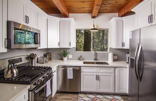 Lake Arrowhead Casa | Pino susurrante | Lujo 4BD / 2BA, Slps 10, Muelle, En Village