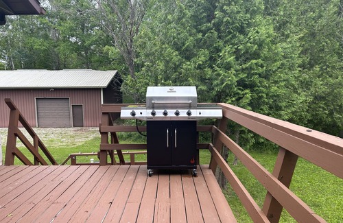 Sturgeon Bay Casa | Whispering Pines By The Bay, quiet seclusion near water and town