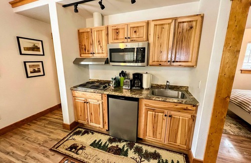 Lakeside Cabina | Whispering Pines cabin rentals