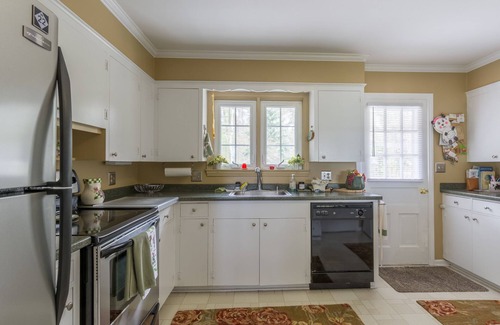 Glen Arbor Cabaña | Whispering Pines Cottage on Lake Michigan in Glen Arbor