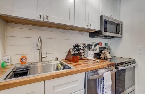 North Upper Truckee Casa | Whispering Pines Cabin - Family & Pet Friendly Abode