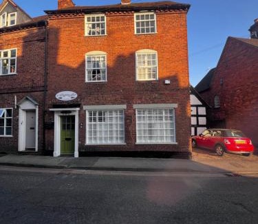Bewdley Casa | Whispering Place Georgian Grade II Sleeps 6 Adults 3 mins from Safari Park & Steam Train