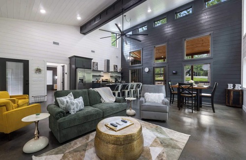 Pickens Cabina | Whispering Retreat Sleeps 4