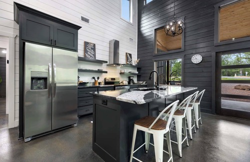 Pickens Cabina | Whispering Retreat Sleeps 4