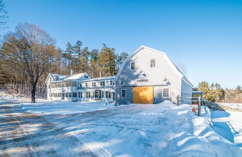 Buckfield Casa | Whispering Waters Farmhouse and Wedding Barn