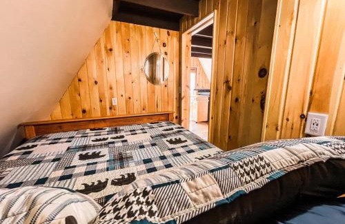 Rockbridge Casa | Whispering Waters, Hocking Hills, Hot Tub, Pond