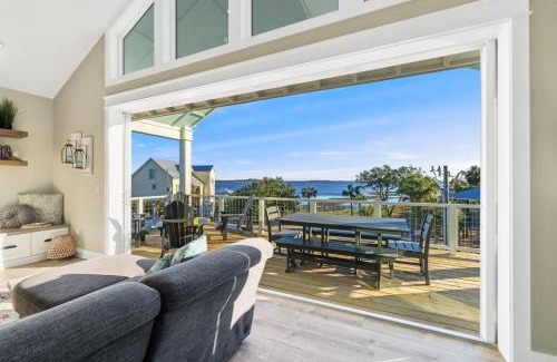 Cedar Key Casa | Whispering Waves Family Retreat