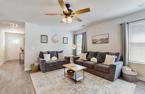 Ocean Isle Beach Casa | Whispering Waves Retreat