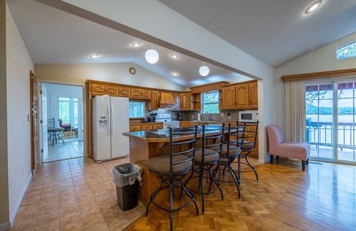 Lake of the Ozarks Casa | Whispering Winds - Great House on a Great Point