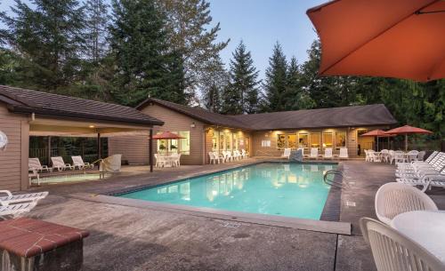 Welches Hotel | Whispering Woods Resort