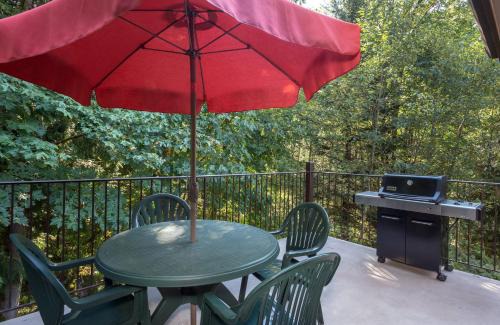 Welches Hotel | Whispering Woods Resort