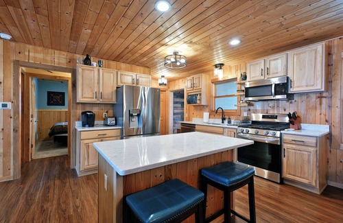 Spooner Casa | Whispering Woods- Spacious 5 bedroom home with sandy frontage near Spooner, WI.