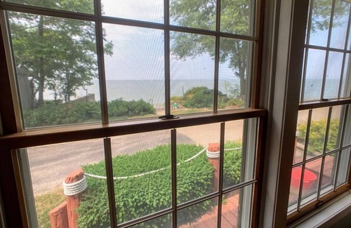 Oak Harbor Casa | Deliciosamente espaciosa casa privada frente a la playa para 13 personas en el lago Erie!
