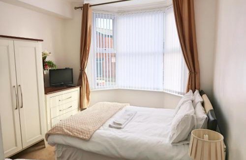 Doncaster Casa | Whitburn Guest House About 7 mins Walk To The City Free Internet TV