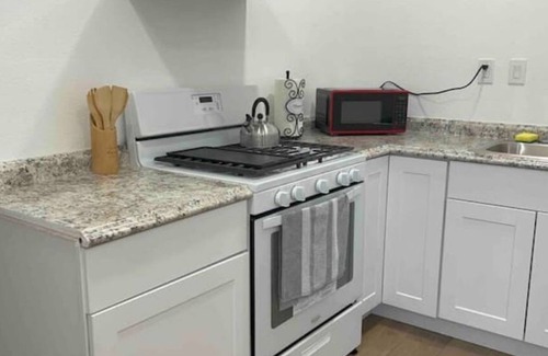 Tracy Apartamento | White Alpacas - Super Clean & Budget Guesthome