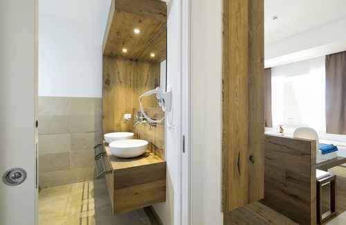 Fontane Bianche Hotel | White Bay Resort