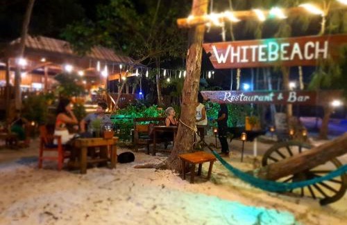 Koh Rong Hotel | White Beach Bungalows