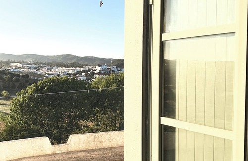 Aljezur Cabaña | White Beach Hut Aljezur - stylish home, pet-friendly