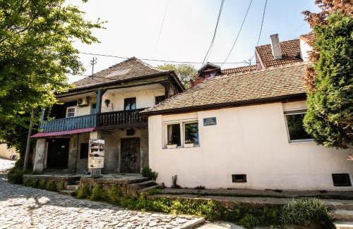 Zemun Apartamento | White Bear 1663 Zemun Oldest House Apartment