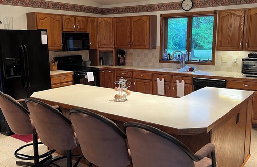 North Canton Otro | White Birch Getaway is a perfect place to gather with family and friends!