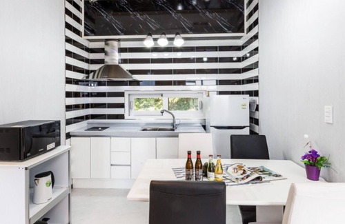 Geoje Casa | White Black Pension in Geoje Island