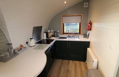 Hayton Cabina | White Cleugh Pod with hot tub, firepit and BBQ close to Hadrian's Wall and Talkin Tarn