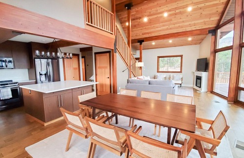 Orderville Cabina | White Cliffs Vista, Panoramic Views, Hot Tub, Epic Views!
