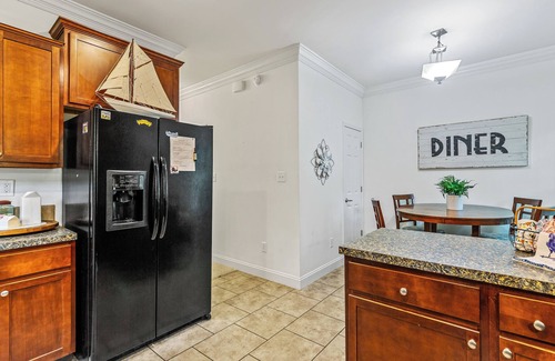 Skyland Cabaña | "White Cottage Inn" Charming, Cozy, Convenient!