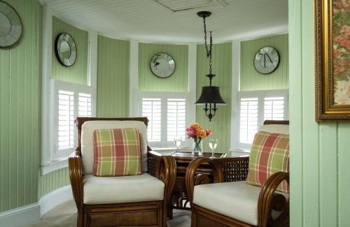 Historic Downtown Manteo Cama Y Desayuno | White Doe Inn Bed & Breakfast