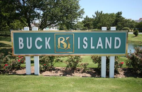 Buck Island Casa | White Dolphin Right